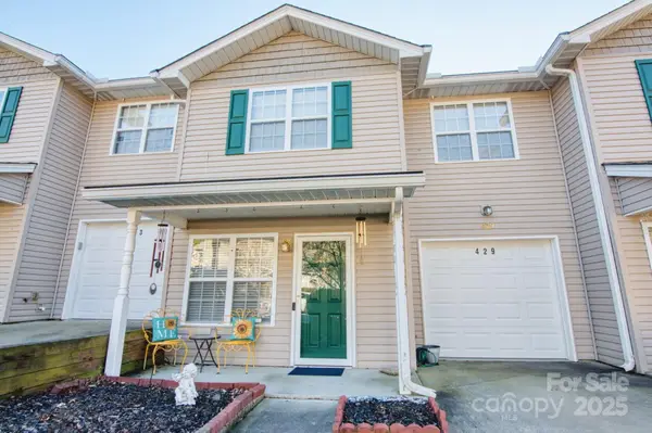 429 Wiltshire Circle, Fletcher, NC 28732