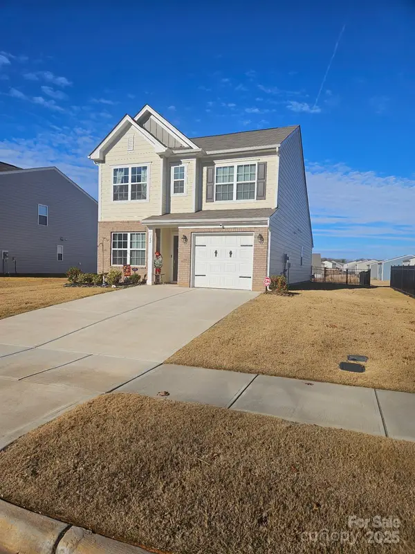 142 Catawba Walk Way, Statesville, NC 28625