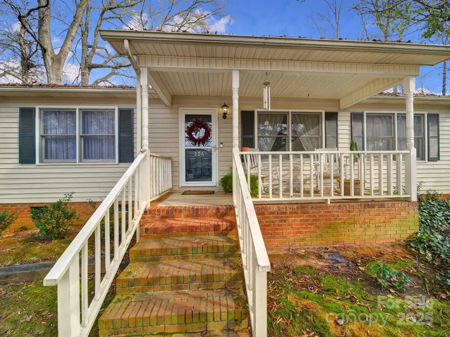226 Morgan Place Sw, Concord, NC 28025 - Image #2
