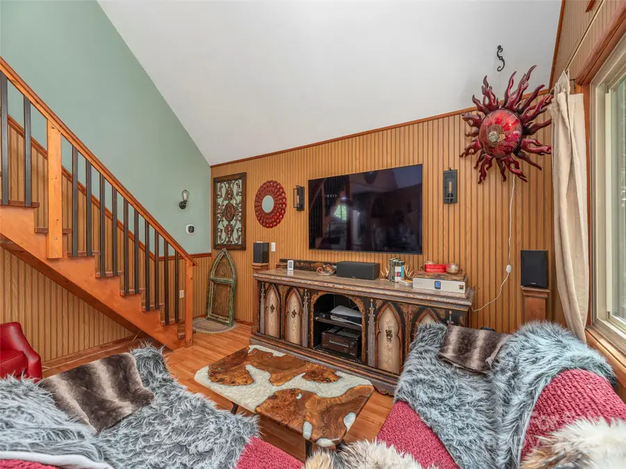 160 Tracy Place, Clyde, NC 28721 - Image #3