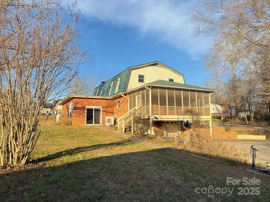 280 Forest Acres Lane, Taylorsville, NC 28681 - Image #2