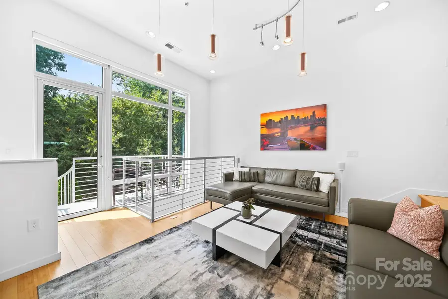 364 Viburnum Way Court, Charlotte, NC 28208 - Image #2