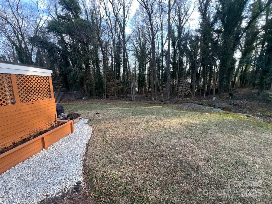 8428 Meadowcroft Court, Charlotte, NC 28215 - Image #3