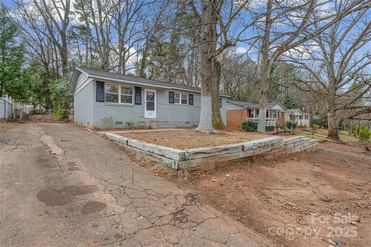 235 Edgegreen Drive, Charlotte, NC 28217 - Image #1