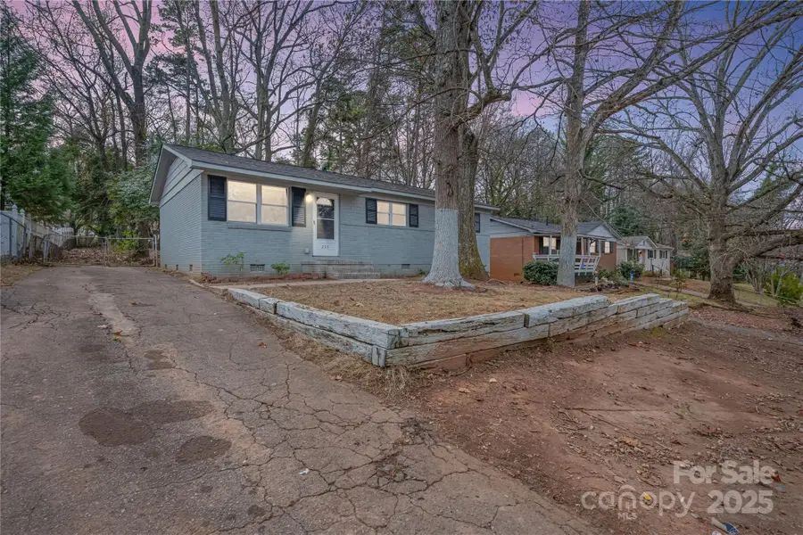 235 Edgegreen Drive, Charlotte, NC 28217 - Image #2