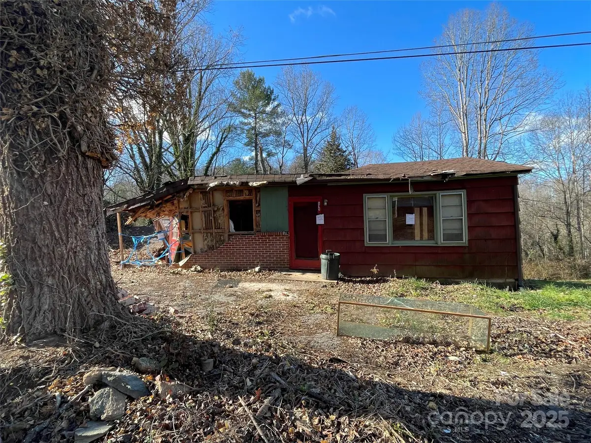 819 Montclair Circle Nw, Lenoir, NC 28645 - Image #1