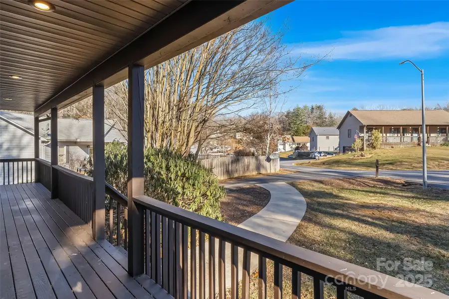 33 Ashwood Drive, Asheville, NC 28803 - Image #3