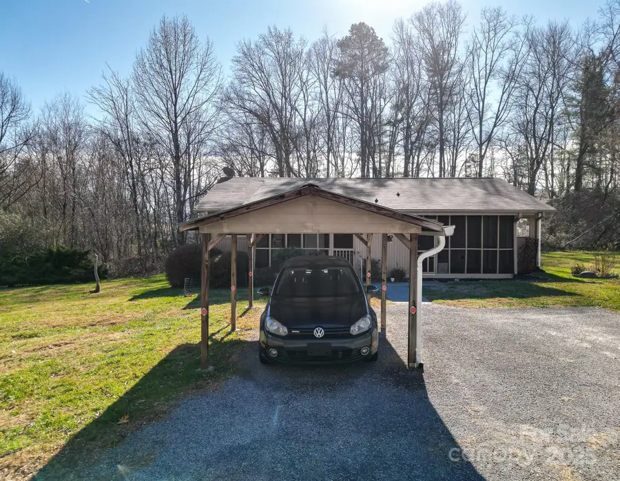 125 Freedom Road, Hendersonville, NC 28792 - Image #2