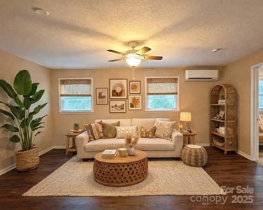 9 Riddle Road, Swannanoa, NC 28778 - Image #3