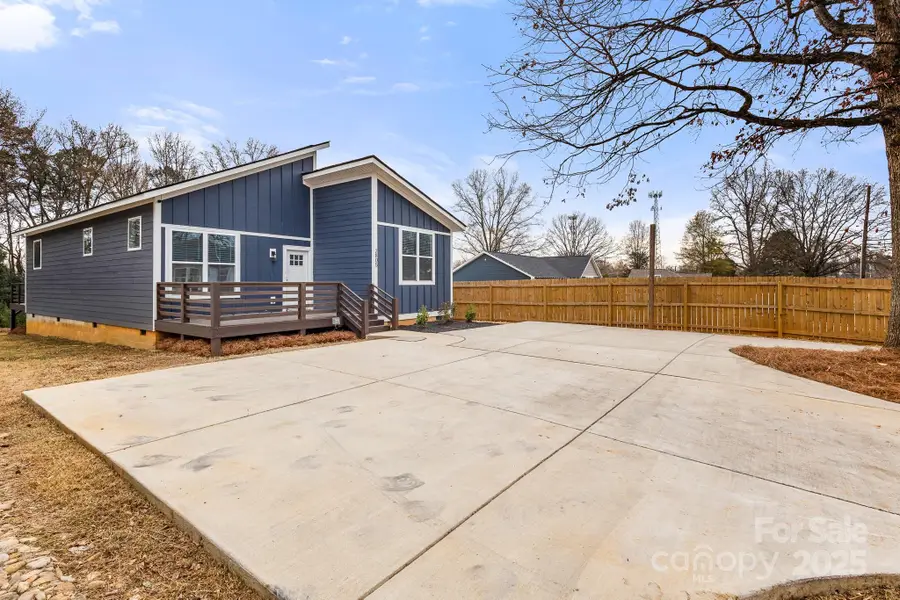 2805 Old Steele Creek Road, Charlotte, NC 28208 - Image #2