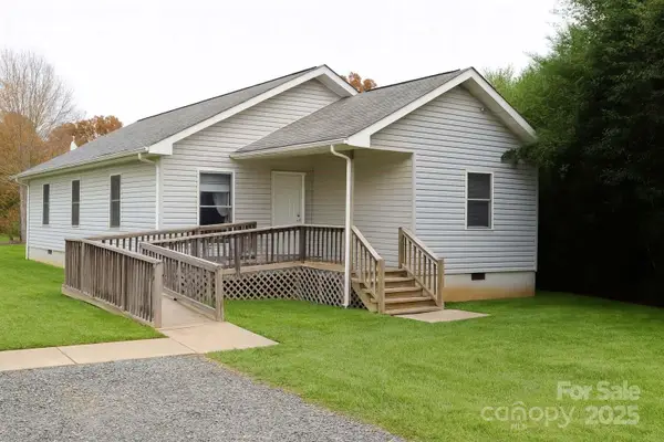 1012 N Canton Road, Canton, NC 28716