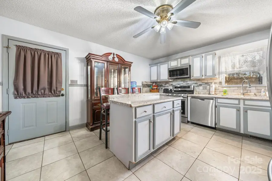 14 E Berkley Street, Granite Falls, NC 28630 - Image #3