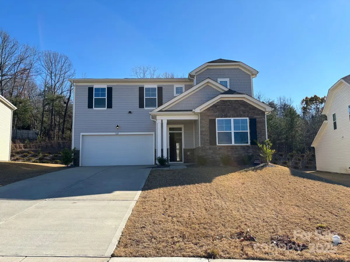 7121 Maple Run Circle, Charlotte, NC 28215 - Image #1