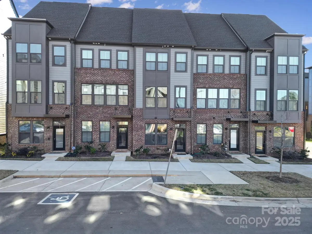 6120 Station Crossing Avenue, Charlotte, NC 28217 - Image #1