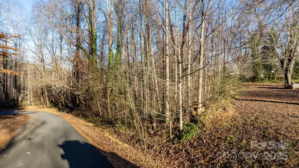 74 W Court Cemetery Road, Marion, NC 28752