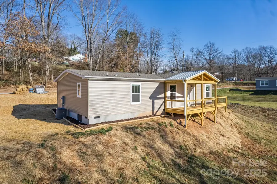 77 Geiranger Drive, Clyde, NC 28721 - Image #3