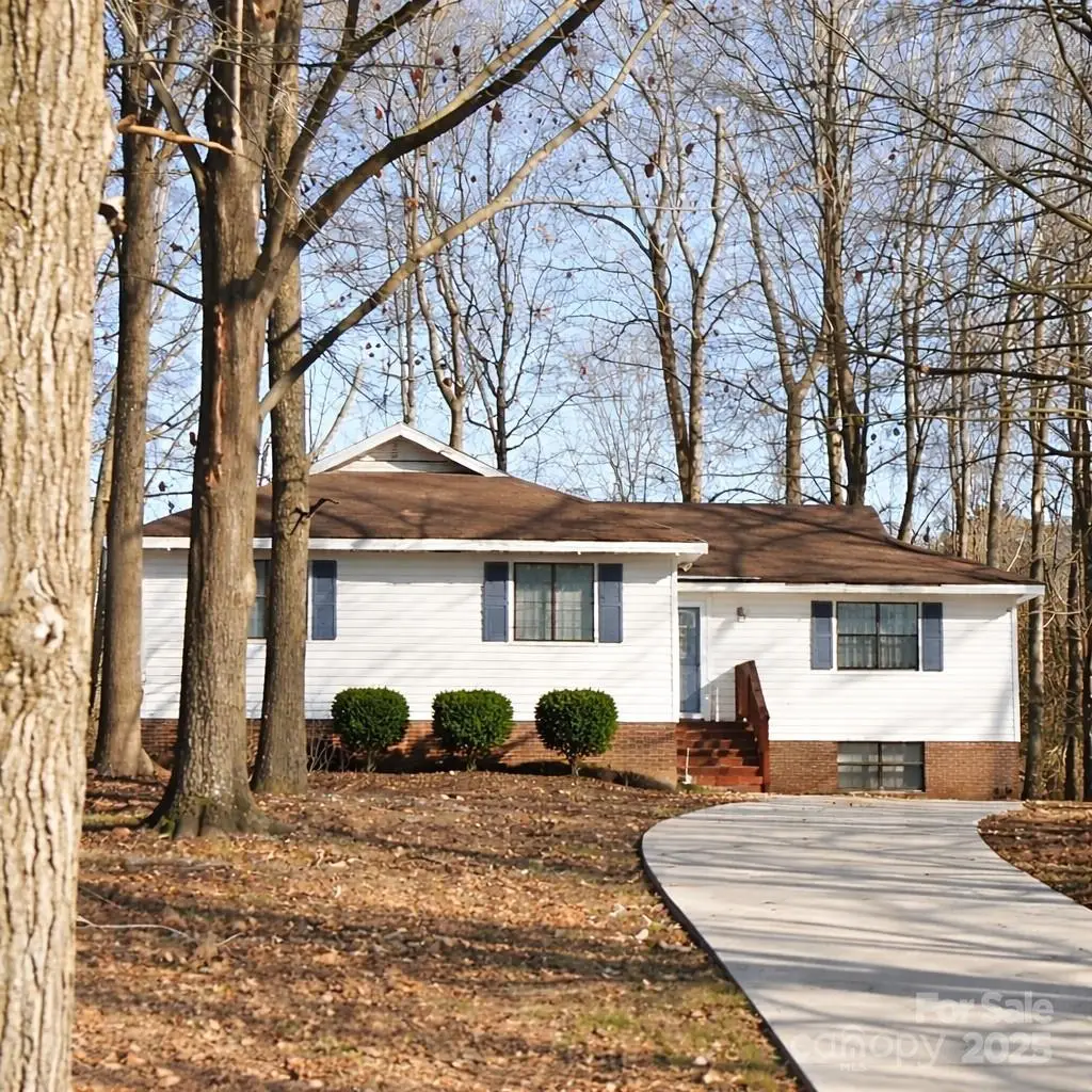 1730 Woodvalley Drive, Charlotte, NC 28216 - Image #1