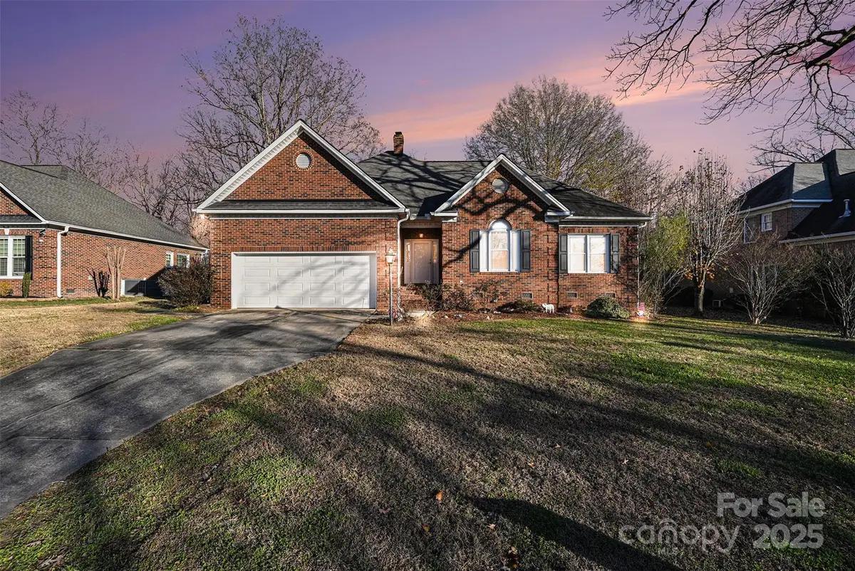 1915 Millbrook Lane, Matthews, NC 28104 - Image #1
