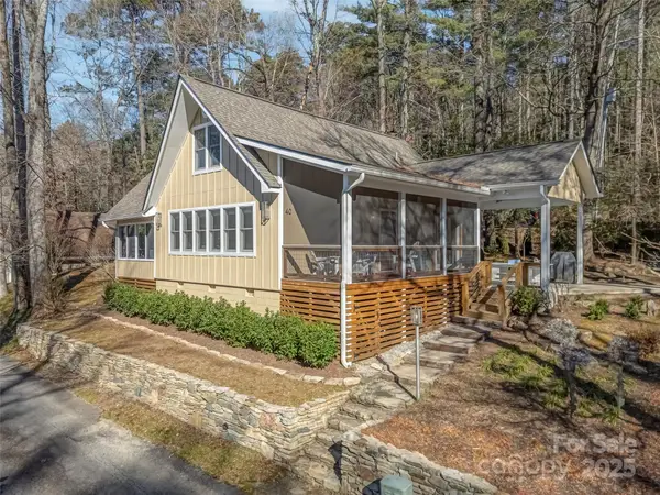 40 Toxaway Landing Drive, Lake Toxaway, NC 28747