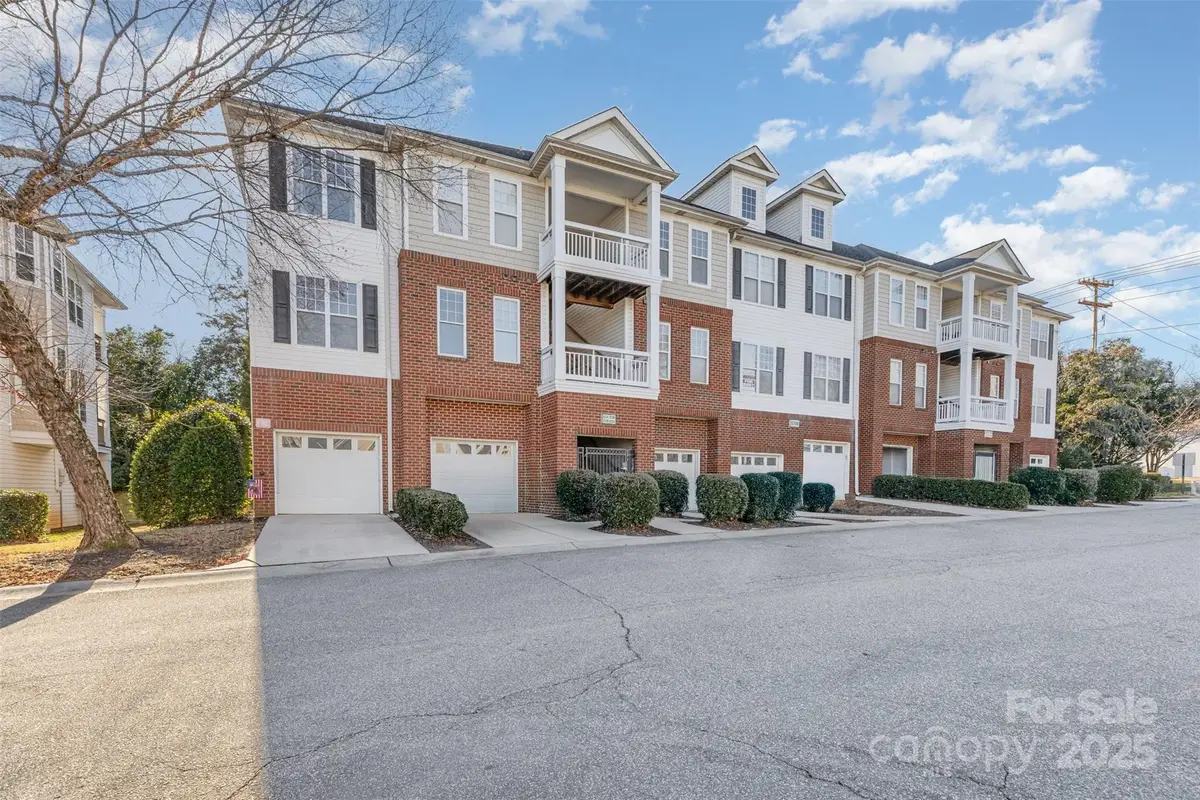 6730 Mallard Park Drive, Charlotte, NC 28262 - Image #1