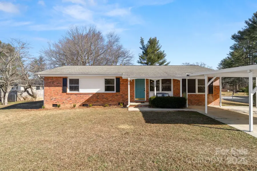 109 Willowbrook Road, Hendersonville, NC 28792 - Image #2