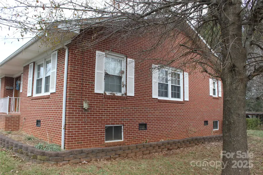 105 Woodlawn Drive, Morganton, NC 28655 - Image #3