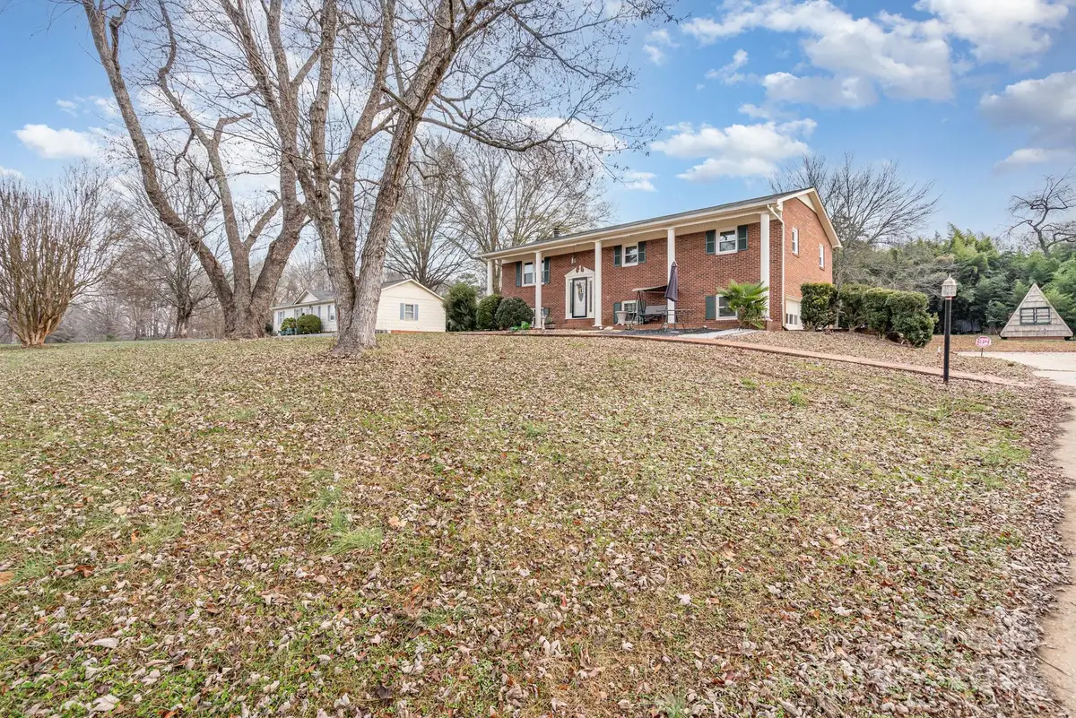 2128 23rd Street Court Ne, Hickory, NC 28601 - Image #1