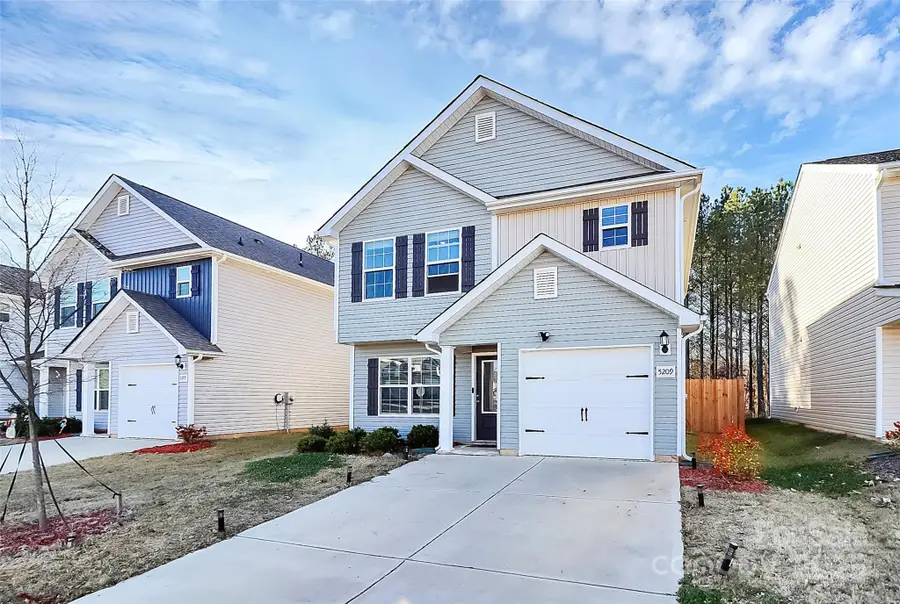 5209 Wolfridge Avenue, Charlotte, NC 28214 - Image #2