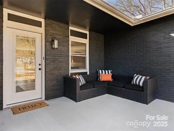 1109 S Prestonwood Drive, Hendersonville, NC 28739