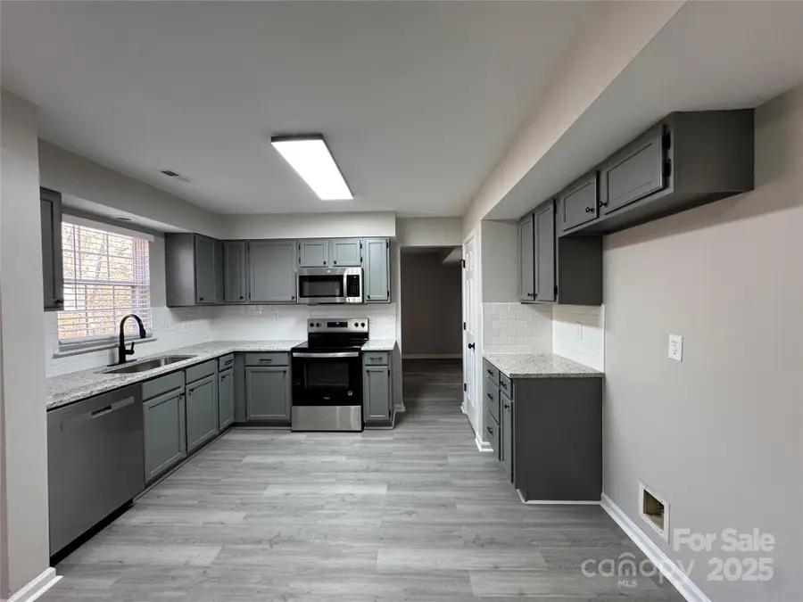 1425 Sugar Hollow Drive, Charlotte, NC 28214 - Image #3