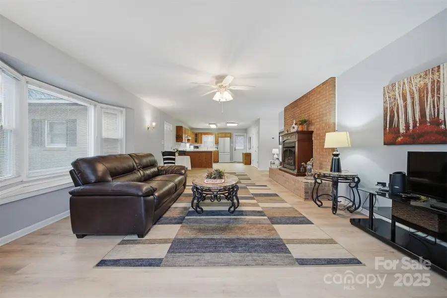 2336 21st Avenue Ne, Hickory, NC 28601 - Image #3