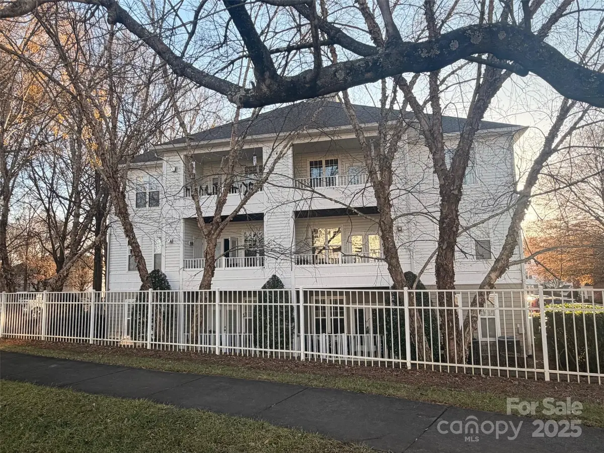 18605 Ruffner Drive #2F, Cornelius, NC 28031 - Image #1