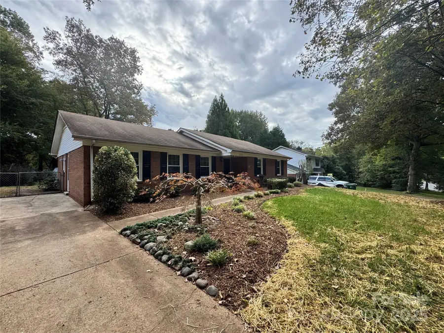 6314 Harrisburg Road, Charlotte, NC 28227 - Image #2