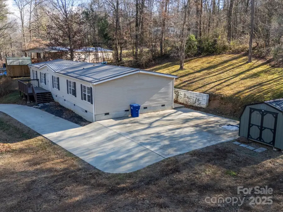 205 Kirk Way, Candler, NC 28715 - Image #2