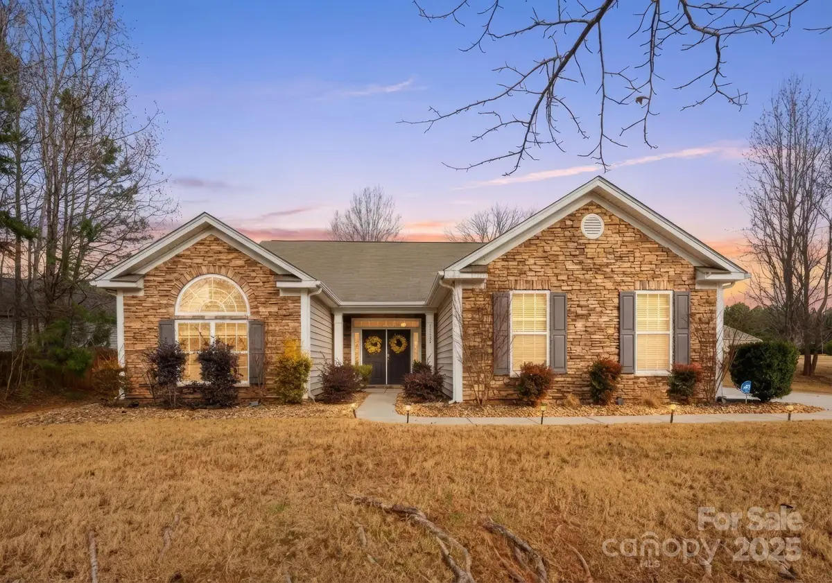 11624 Dunham Drive, Matthews, NC 28105 - Image #1