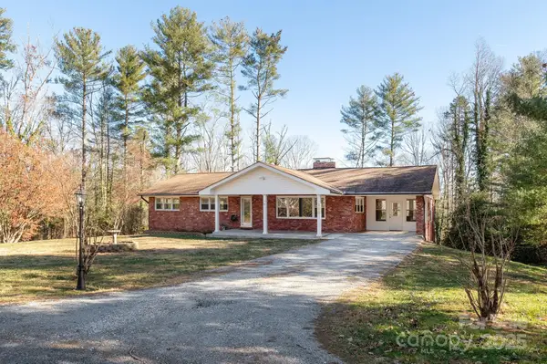 290 Crabapple Hill Lane, Hendersonville, NC 28792