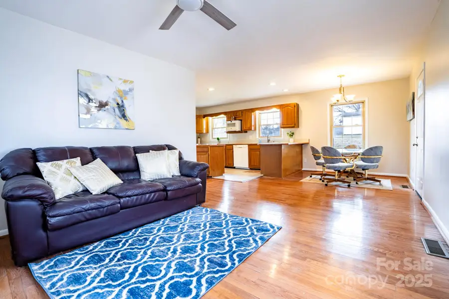 185 33rd Street Nw, Hickory, NC 28601 - Image #2