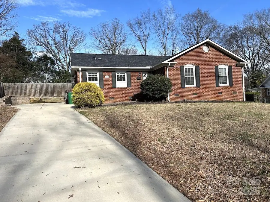 7117 Woodstream Drive, Charlotte, NC 28210 - Image #2