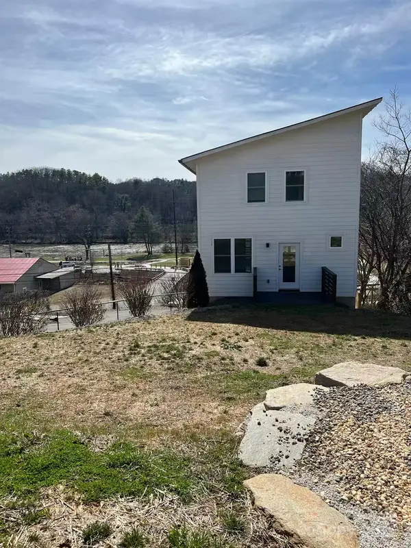 1063 Riverside Drive, Asheville, NC 28804