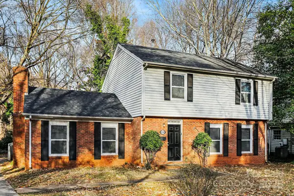 6520 Farmingdale Drive, Charlotte, NC 28212