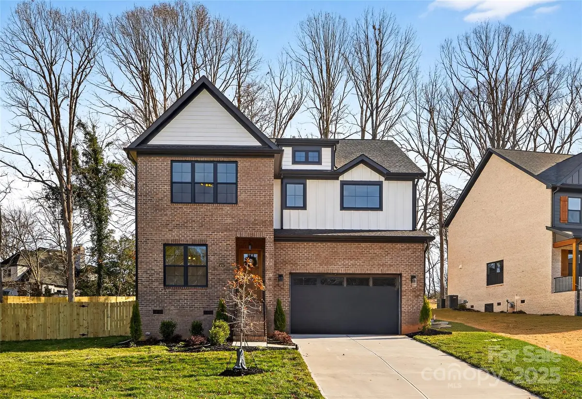 16315 Riverpointe Drive, Charlotte, NC 28278 - Image #1