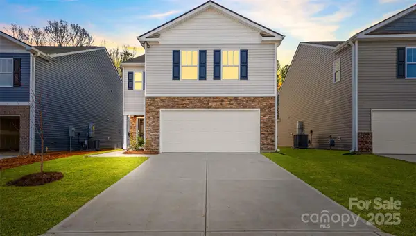 35 Caroline Valley Lane, Hendersonville, NC 28792