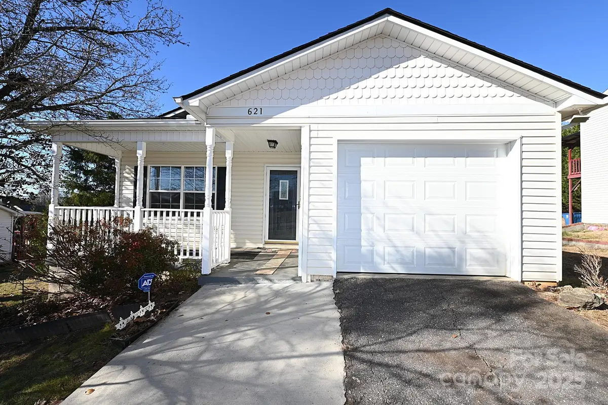 621 23rd Street Nw, Hickory, NC 28601 - Image #1