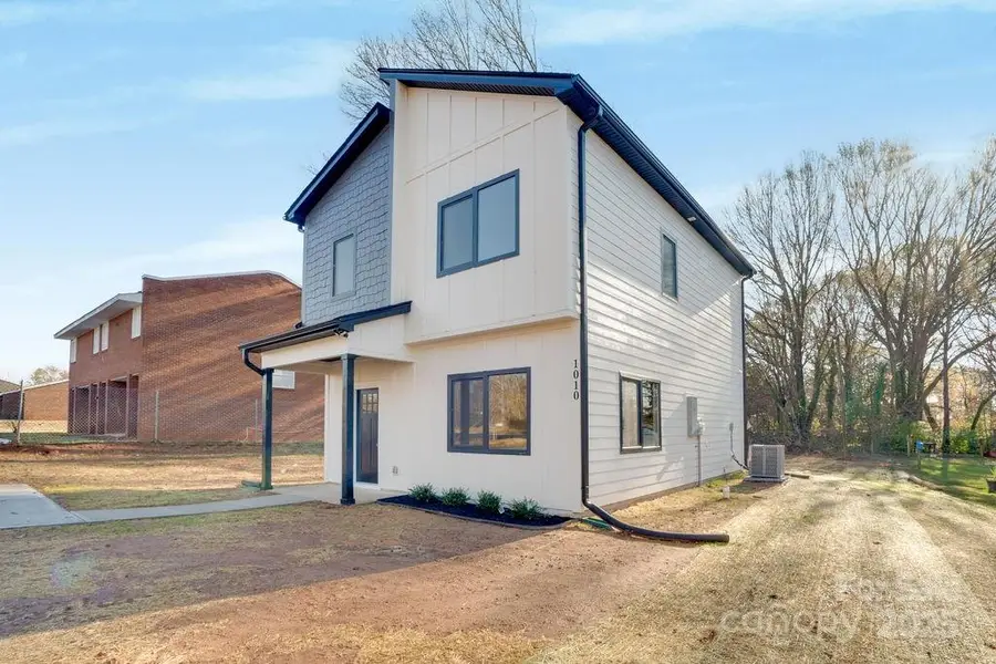 1010 E Lincoln Street, Lincolnton, NC 28092 - Image #3