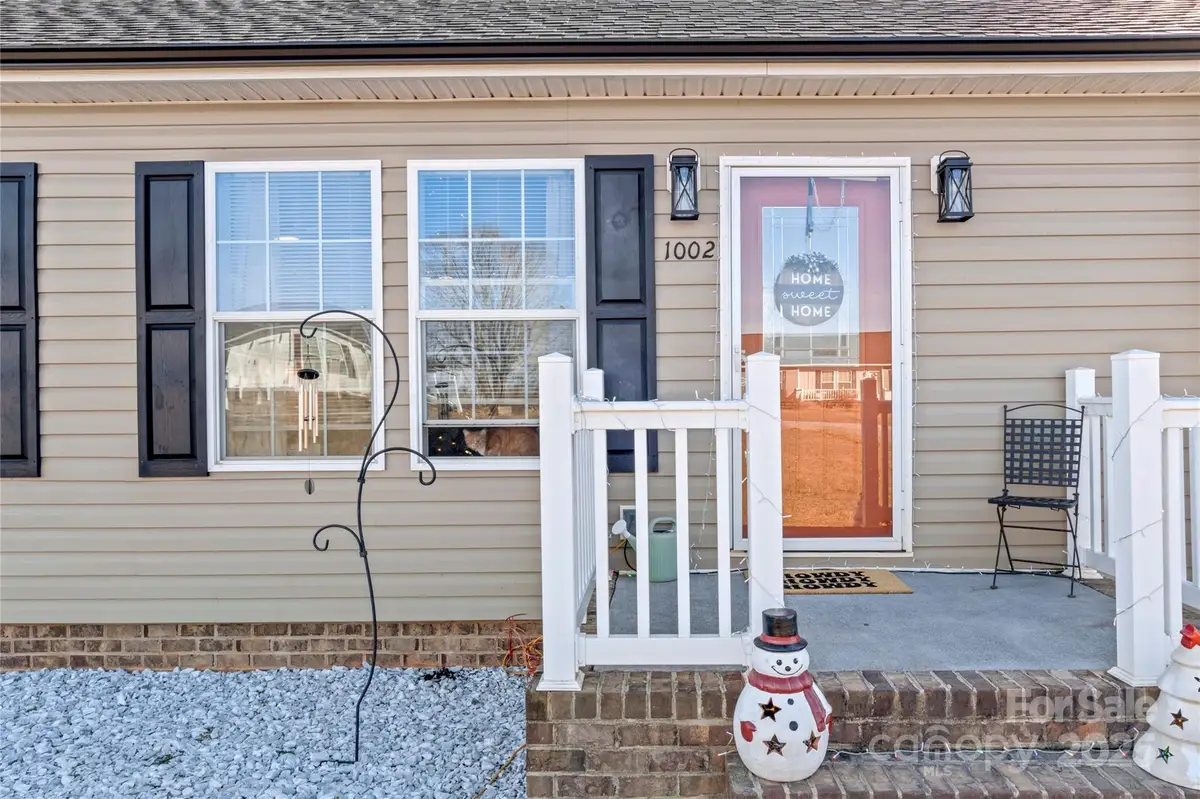 1002 Crestline Drive, Yadkinville, NC 27055 - Image #1