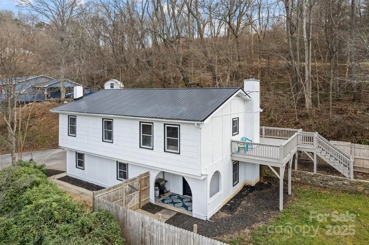 144 Pinehaven Drive, Clyde, NC 28721 - Image #1