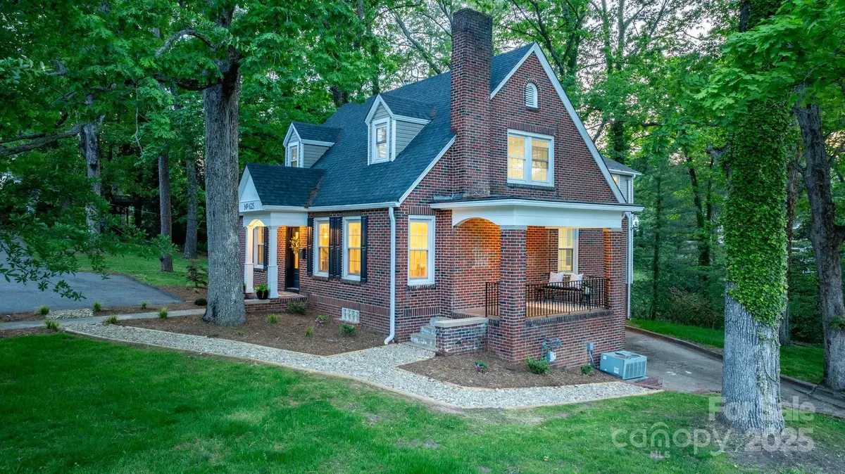 625 4th Street Drive Nw, Hickory, NC 28601 - Image #1