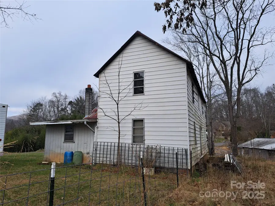 101 Knight Drive, Clyde, NC 28721 - Image #2