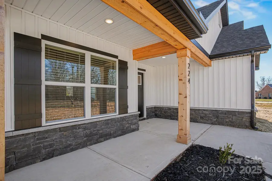 224 Meadow Oaks Drive, Statesville, NC 28625 - Image #2