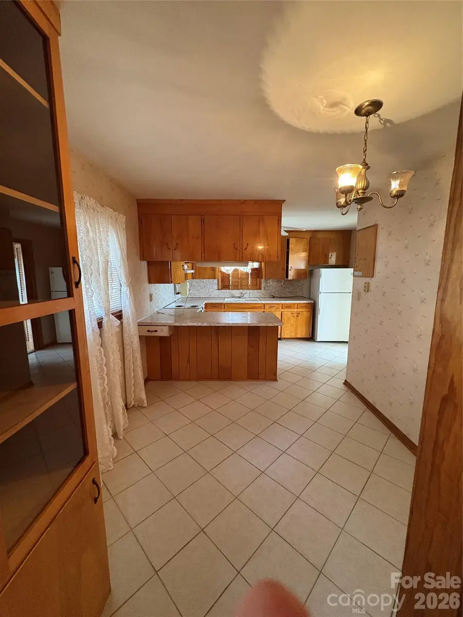 606 Oakmont Drive, Canton, NC 28716 - #3